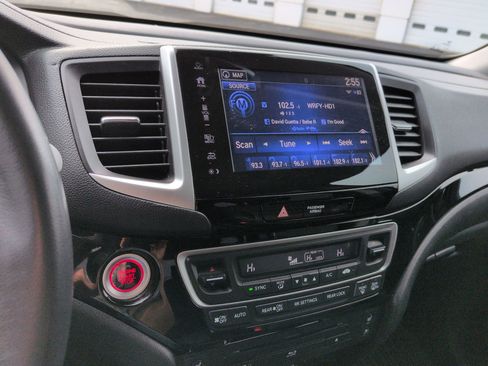 Used 2017 Honda Pilot Elite image 13