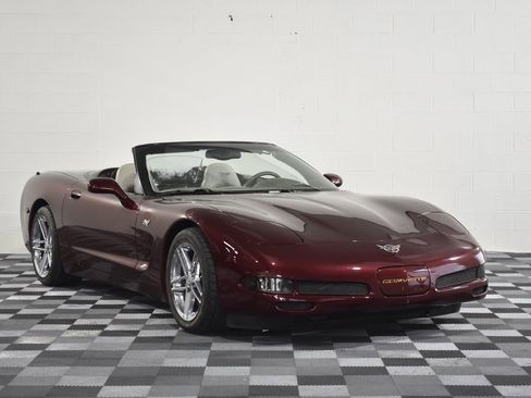 Used 2003 Chevrolet Corvette Convertible w/ Preferred Equipment Group1 image 9