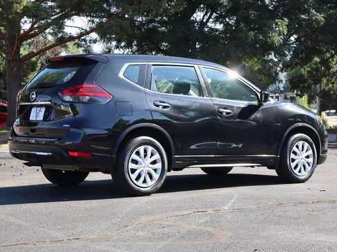 Used 2018 Nissan Rogue S AWD/4WD image 5