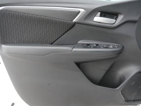 Used 2018 Honda Fit EX image 9