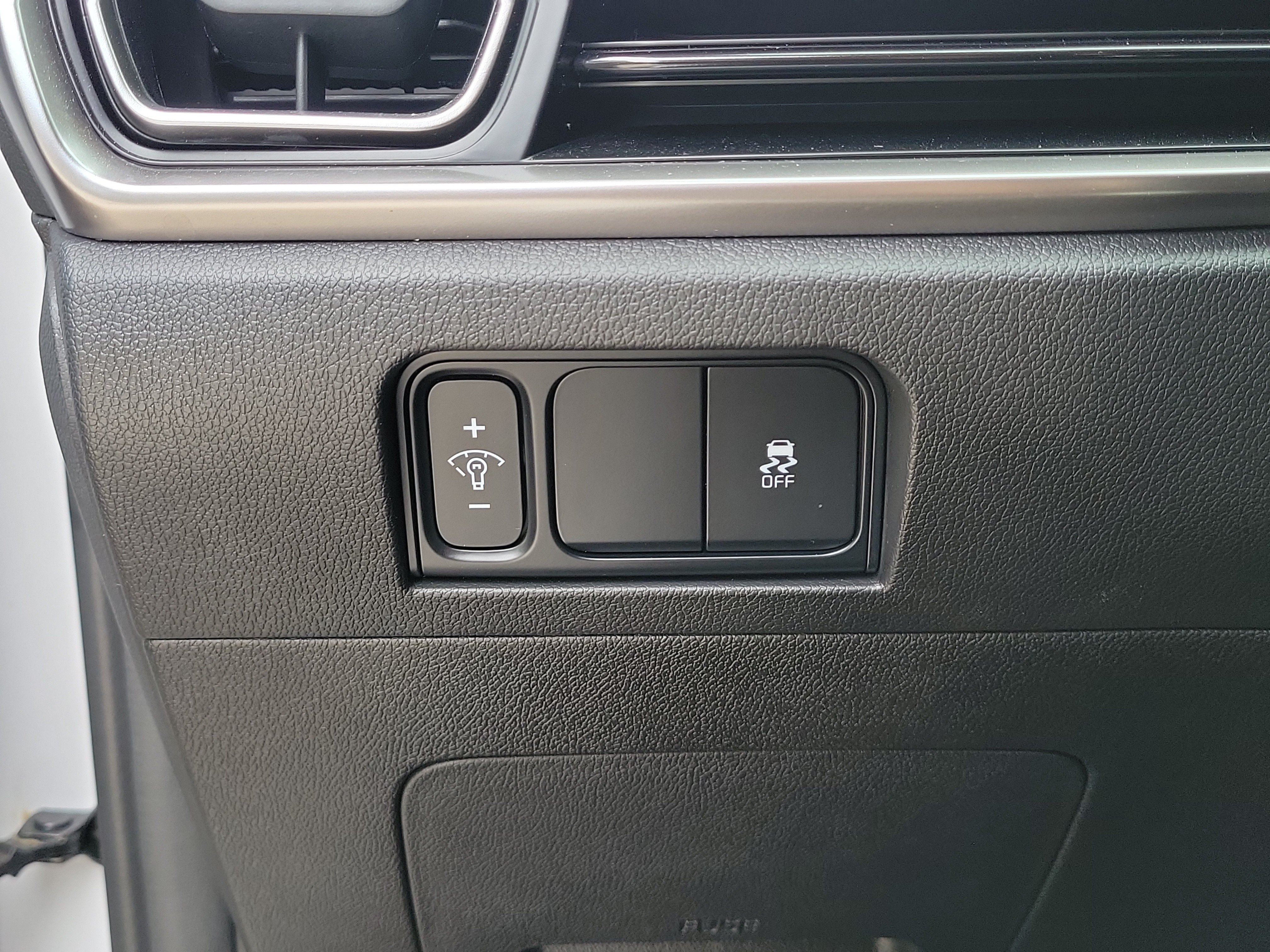 Used 2024 Kia Sorento LX FWD image 31