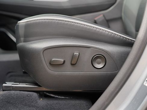 Used 2025 Buick Enclave Sport Touring image 15