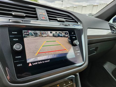 Certified 2022 Volkswagen Tiguan SE image 15