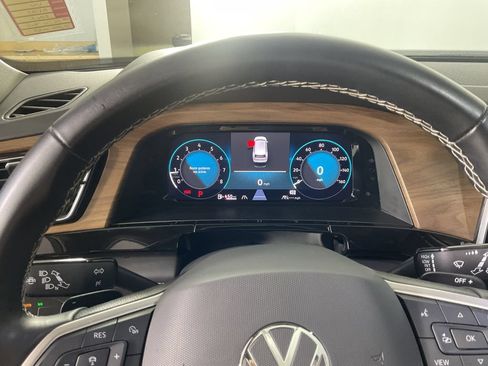 Used 2025 Volkswagen Atlas SE AWD/4WD image 20