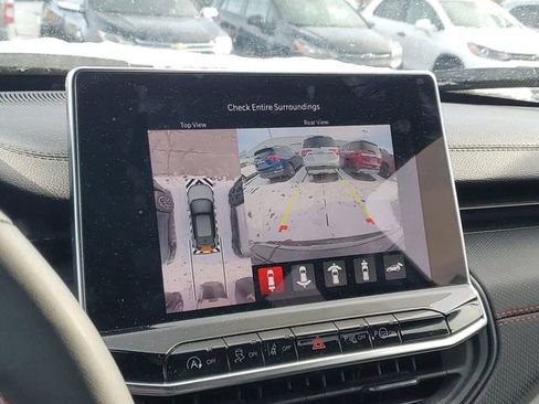 Used 2024 Jeep Compass Trailhawk w/ Trailhawk Elite Group image 15