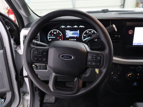 Certified 2025 Ford F250 XLT image 18
