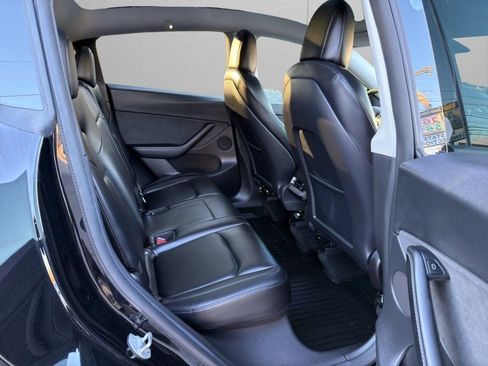 Used 2021 Tesla Model Y Performance image 12