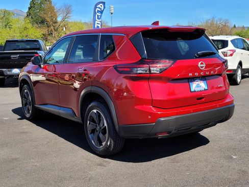 Used 2025 Nissan Rogue SV AWD/4WD image 7