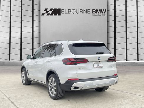 New 2026 BMW X5 sDrive40i image 6