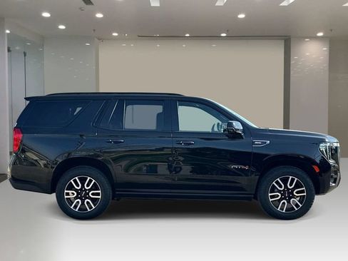 Used 2023 GMC Yukon AT4 w/ AT4 Premium Package AWD/4WD image 5