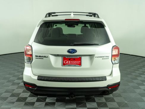 Used 2017 Subaru Forester 2.5i Premium AWD/4WD image 5