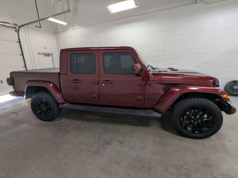 Used 2021 Jeep Gladiator Overland AWD/4WD image 3