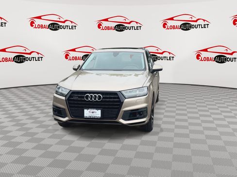 Used 2019 Audi Q7 3.0T Prestige AWD/4WD image 3