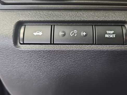 Used 2025 Nissan Altima 2.5 SV FWD image 23