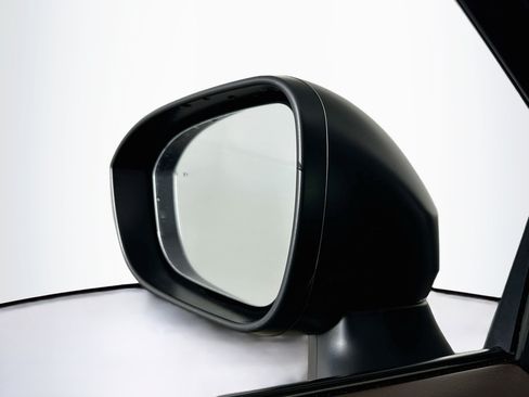 Used 2023 Nissan Rogue S AWD/4WD image 16