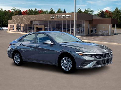 New 2026 Hyundai Elantra Hybrid w/ Cargo Package FWD image 10