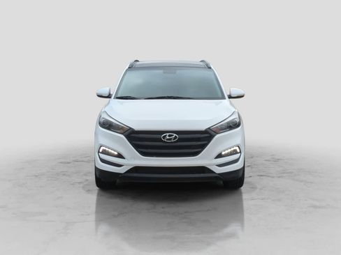 Used 2018 Hyundai Tucson Value FWD image 2
