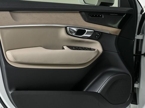 New 2026 Volvo XC90 B6 Plus w/ Protection Package Premier image 6