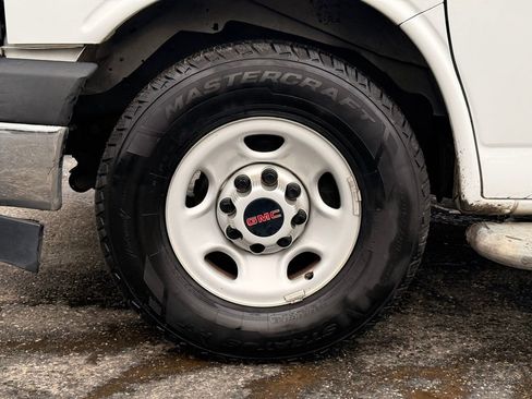 Used 2019 GMC Savana 2500 w/ Driver Convenience Package image 10