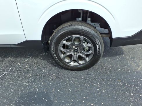 Used 2022 Ford Maverick XLT FWD image 6