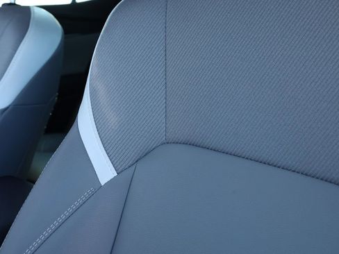 Used 2025 Toyota Camry SE image 19