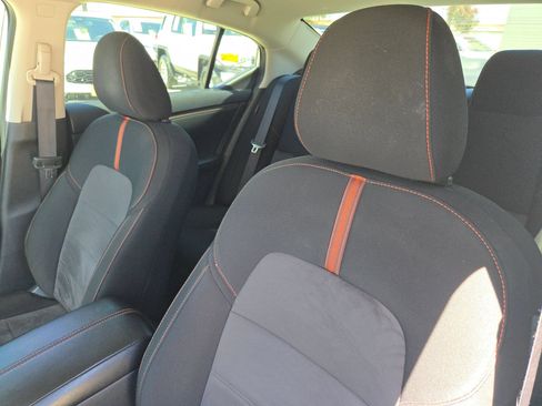 Certified 2024 Nissan Sentra SR FWD image 9