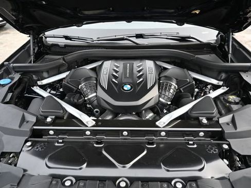 Used 2021 BMW X5 M50i w/ Dynamic Handling Package image 22