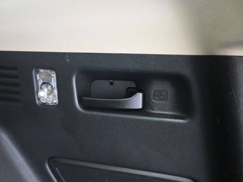 Used 2018 Honda CR-V Touring image 48