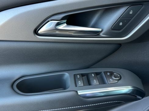 New 2026 Chevrolet Traverse LT w/ Enhanced Driving Package FWD image 11