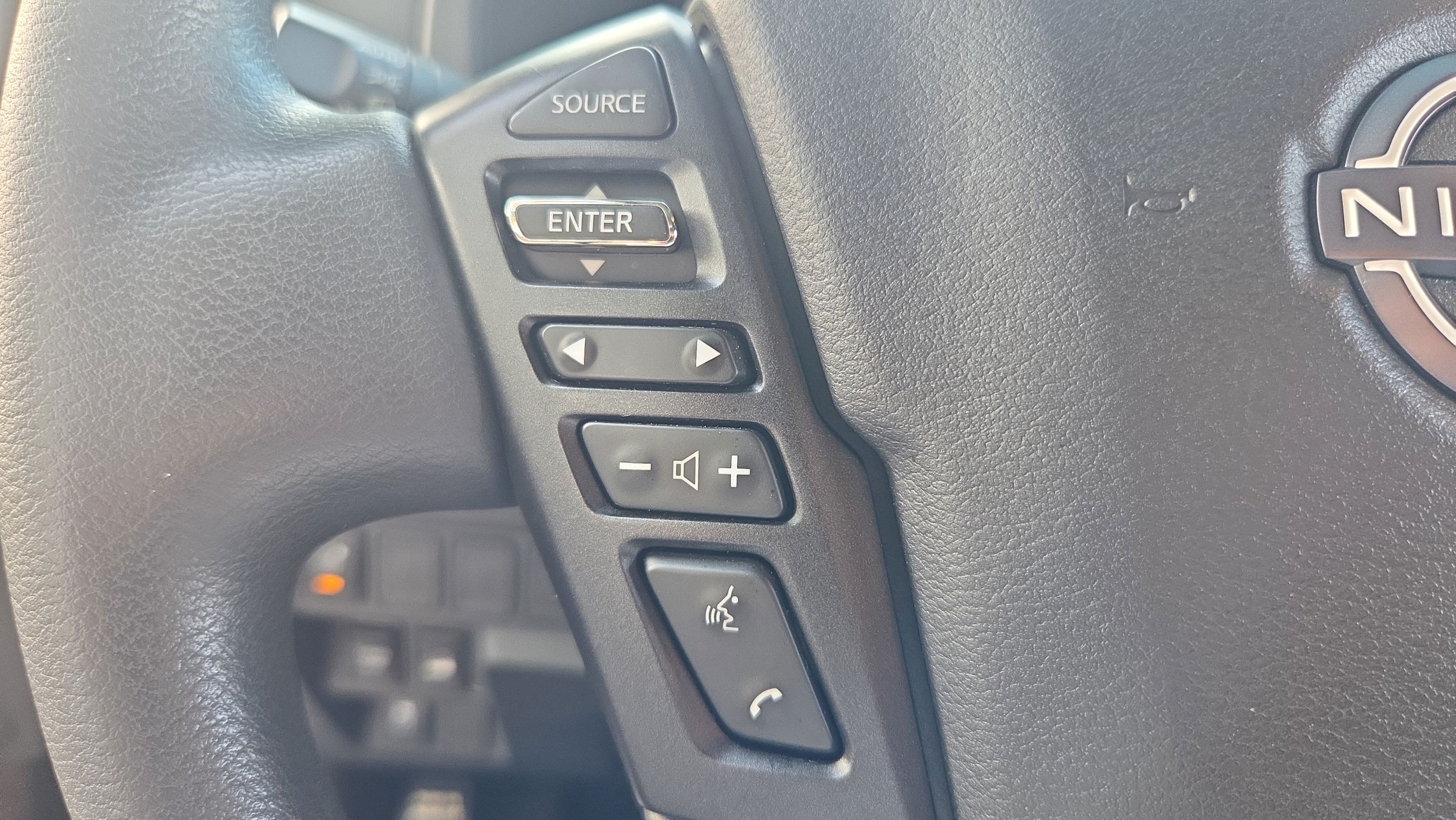 Used 2022 Nissan Frontier S w/ Technology Package AWD/4WD image 29