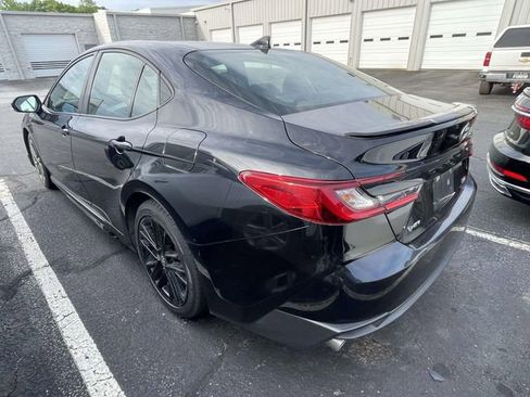 Used 2025 Toyota Camry SE FWD image 7