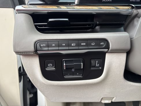 Used 2023 Cadillac Escalade Sport Platinum image 23