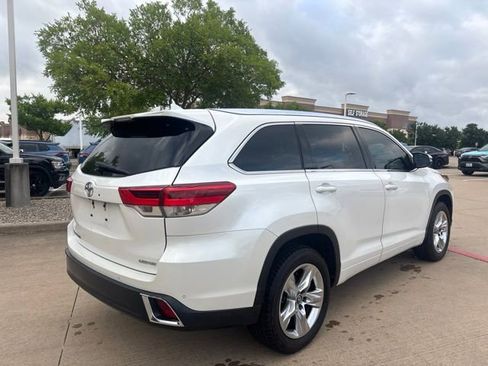 Used 2017 Toyota Highlander Limited FWD image 5