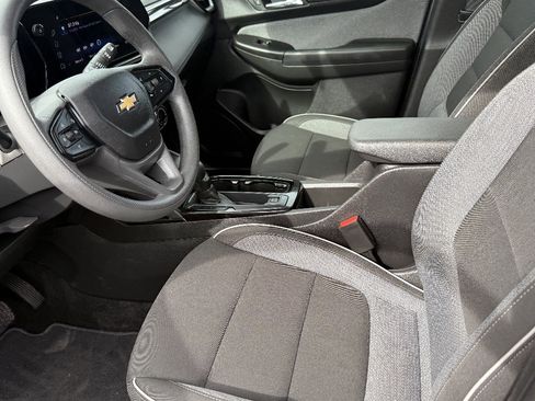 Used 2025 Chevrolet TrailBlazer LT image 11
