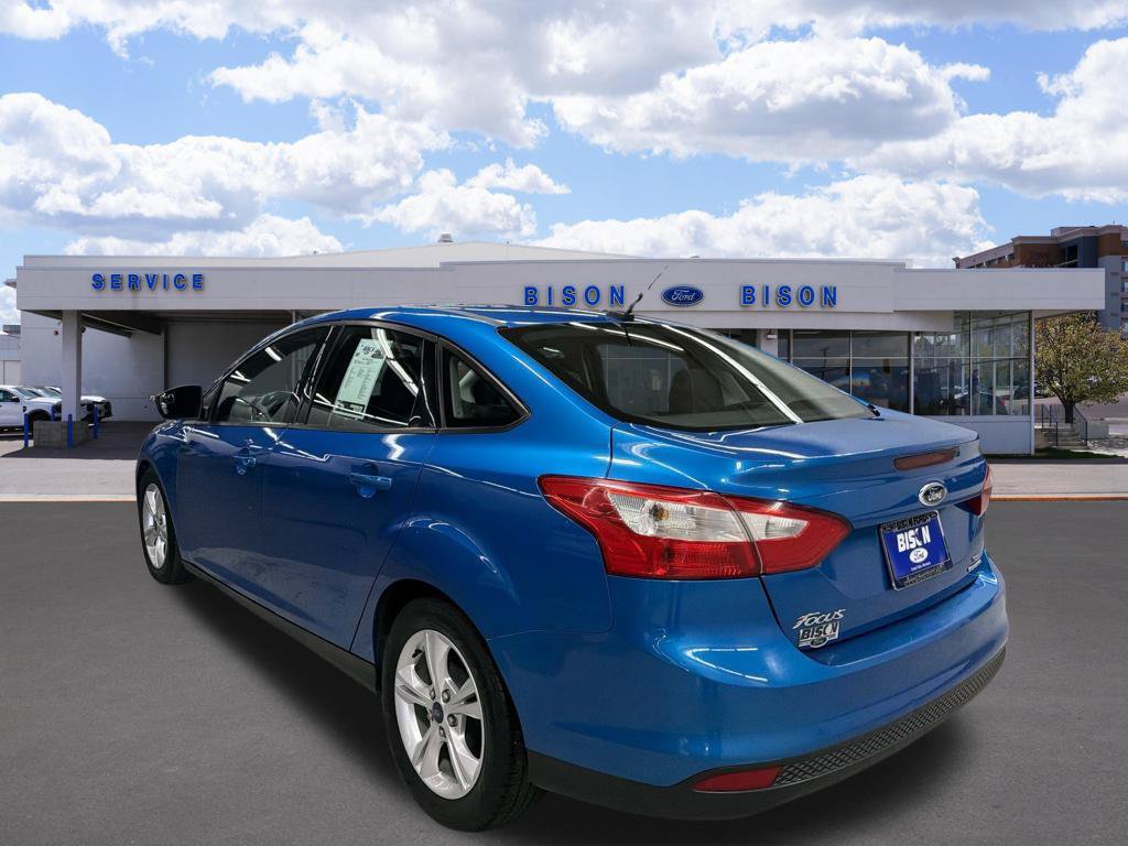 Used 2014 Ford Focus SE w/ SE Winter Package FWD image 5