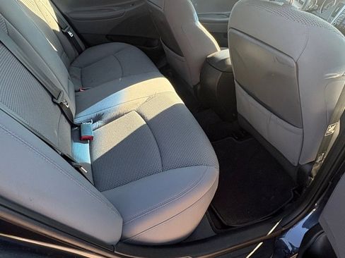 Used 2011 Hyundai Sonata GLS FWD image 5