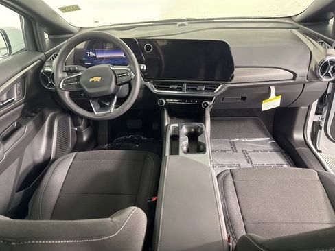 New 2026 Chevrolet Equinox EV LT image 16