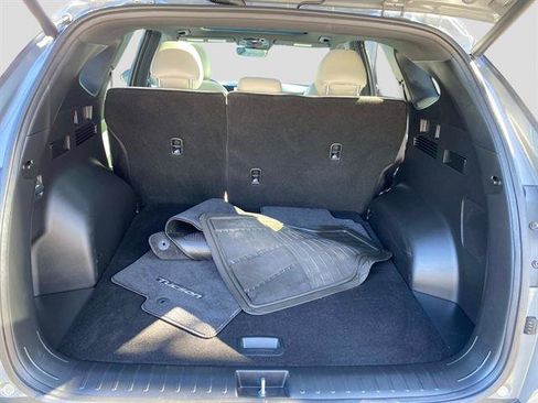 Used 2025 Hyundai Tucson Limited image 5