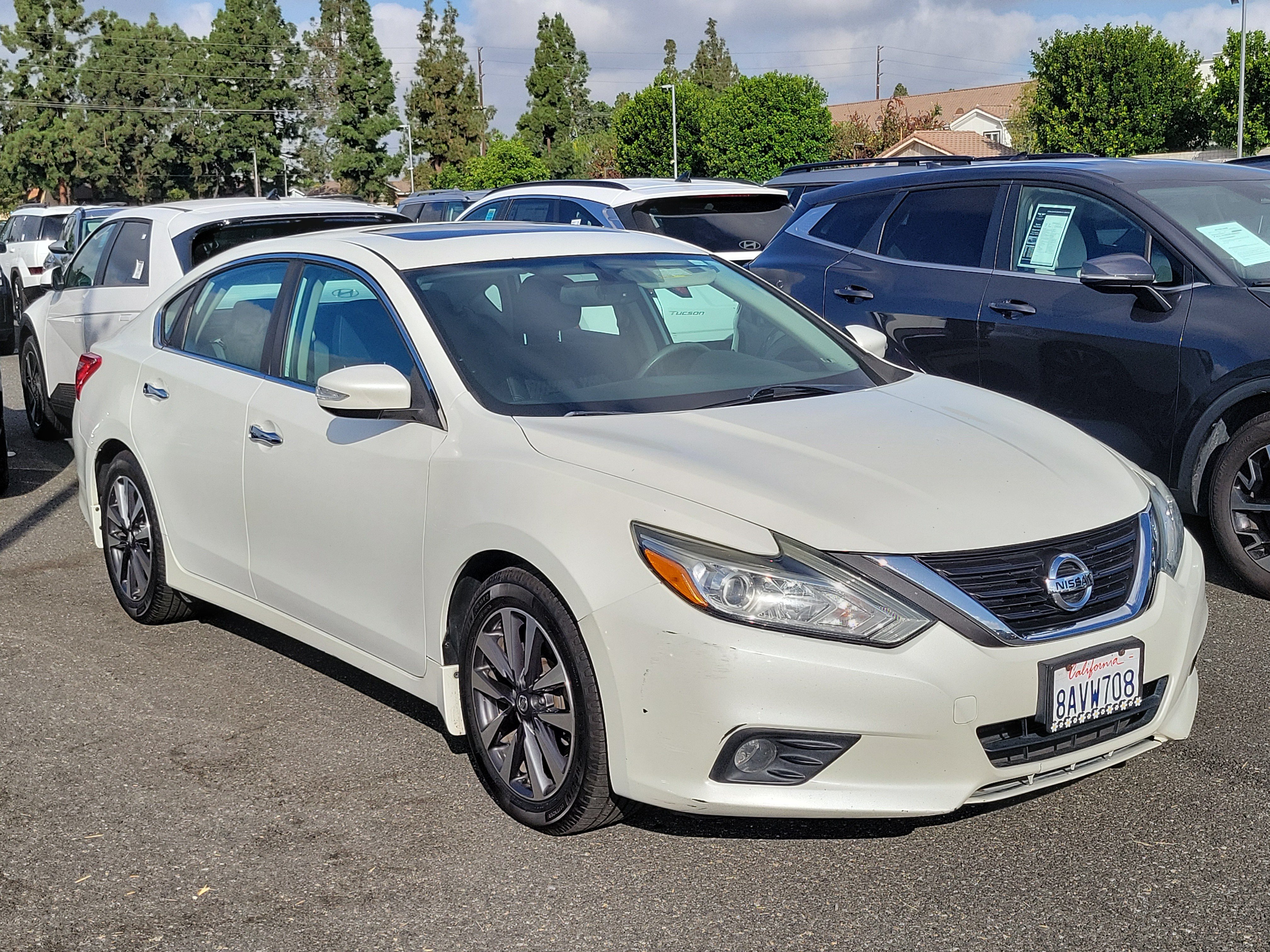 Used 2016 Nissan Altima 2.5 SV w/ Convenience Package FWD image 3