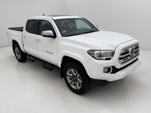 Used 2019 Toyota Tacoma Limited AWD/4WD image 2