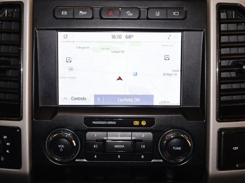 Certified 2020 Ford F350 Lariat w/ Tremor Off-Road Package image 31