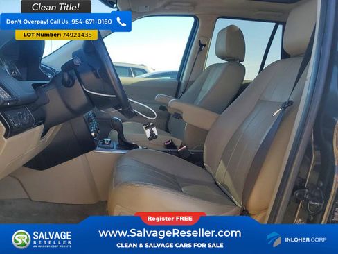 Used 2012 Land Rover LR2 HSE image 9