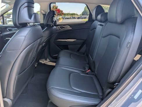 Used 2025 Kia Sportage EX FWD image 15
