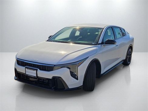 New 2025 Kia K4 GT-Line image 8