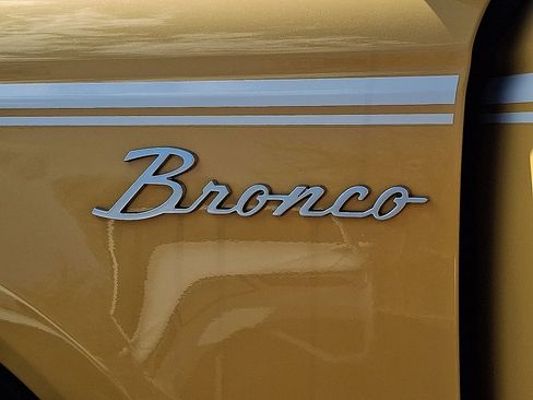 Used 2024 Ford Bronco Heritage Edition AWD/4WD image 31