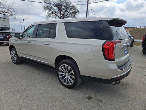 Used 2021 GMC Yukon XL Denali w/ Denali Ultimate Package image 4