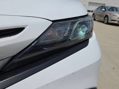 Used 2021 Toyota Camry SE FWD image 9