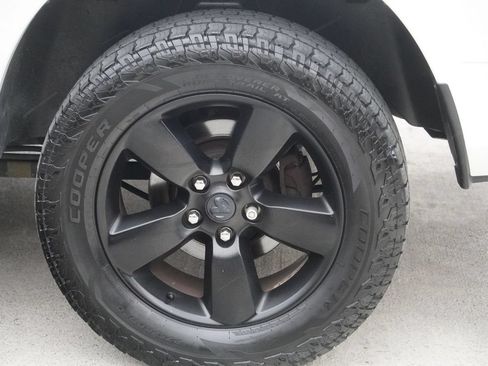 Used 2016 RAM 1500 Express AWD/4WD image 24