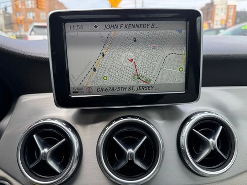 Used 2015 Mercedes-Benz GLA 250 4MATIC image 33