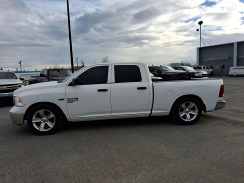 Used 2019 RAM 1500 Tradesman w/ Chrome Appearance Group AWD/4WD image 5